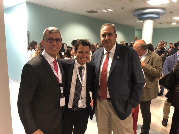 De izquierda a derecha: Dr. Alejandro Tello, Dr. Edmar Uribe y Prof. Jesús Merayo.
